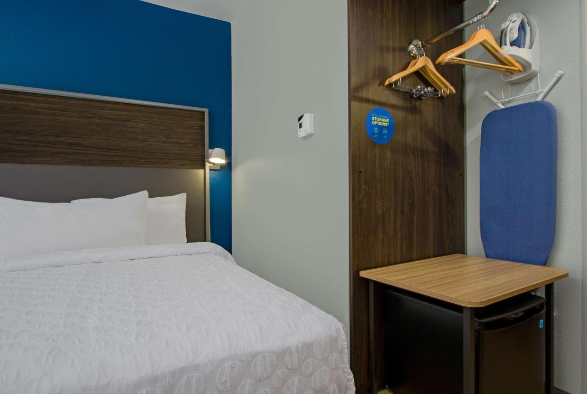 Tru By Hilton Columbus Airport Hotel Exterior photo