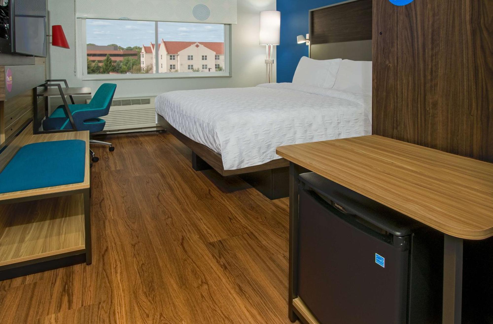 Tru By Hilton Columbus Airport Hotel Exterior photo