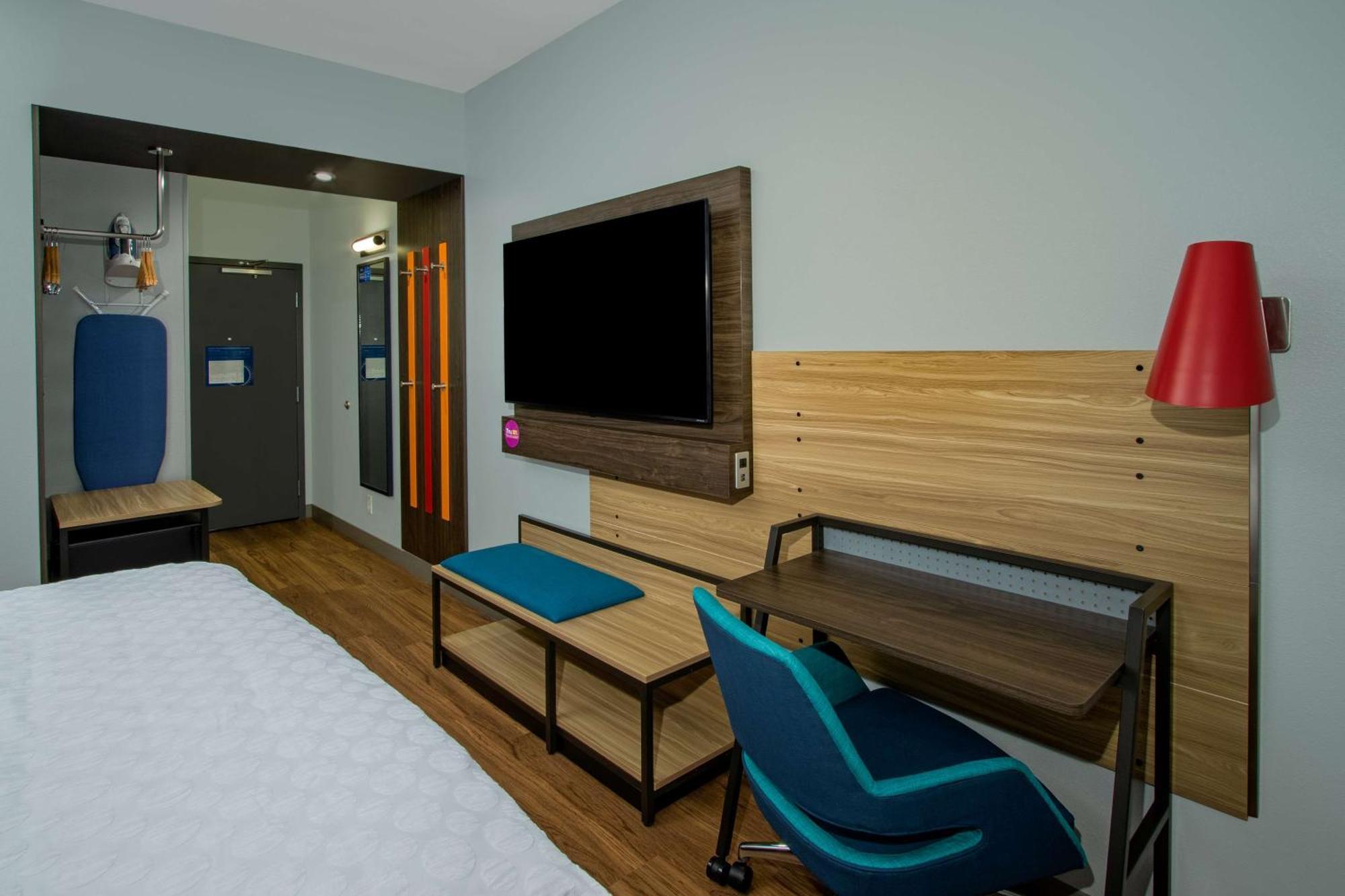 Tru By Hilton Columbus Airport Hotel Exterior photo